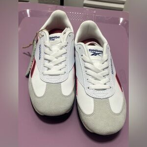 NWOT 
Retro Revival: 
Reebok Fiori “Heritage Red & Blue"